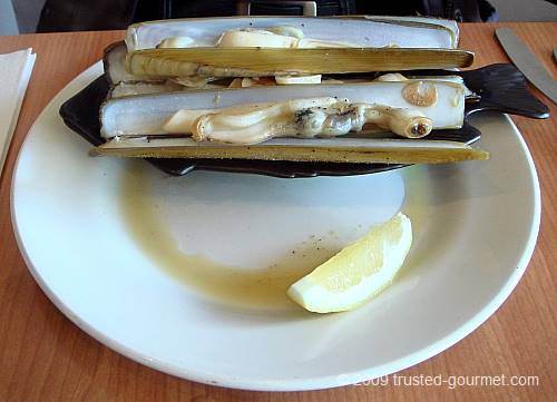 Steamed razor clams in garlic and white wine
